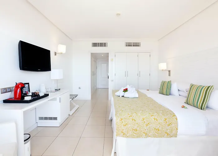Landmar Costa Gigantes Family 4* بويرتو دي سانتياغو