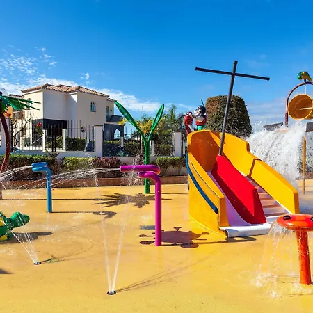 Landmar Costa Gigantes Family