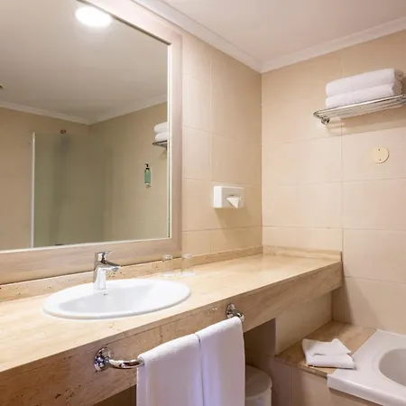 Landmar Costa Gigantes Family Hotel 4*