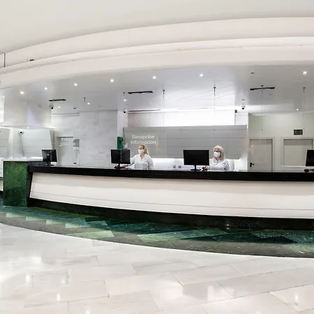 Landmar Costa Gigantes Family