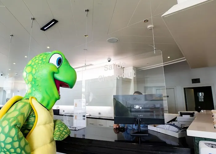 Landmar Costa Gigantes Family