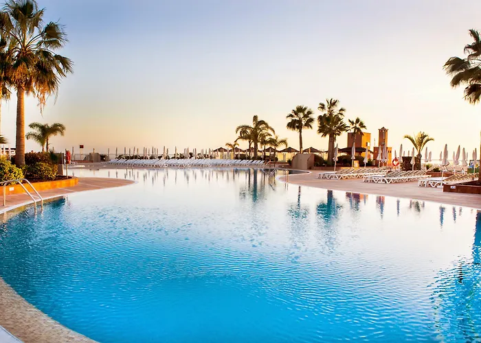 Landmar Costa Gigantes Family