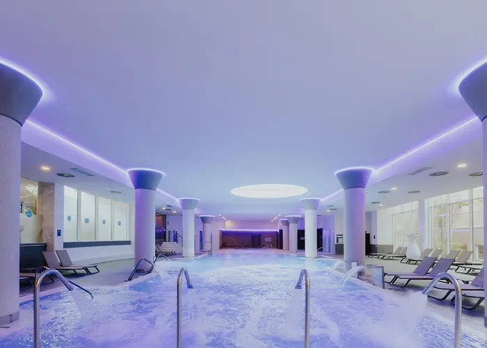 Landmar Costa Gigantes Family