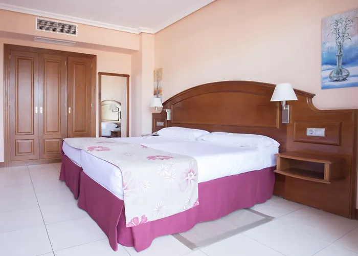 Hotel Landmar Costa Gigantes Family 4*