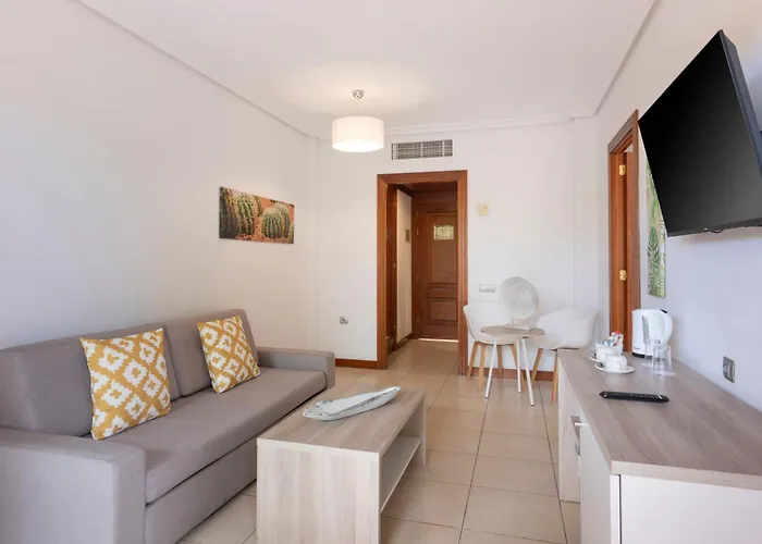 Отель Landmar Costa Gigantes Family 4*