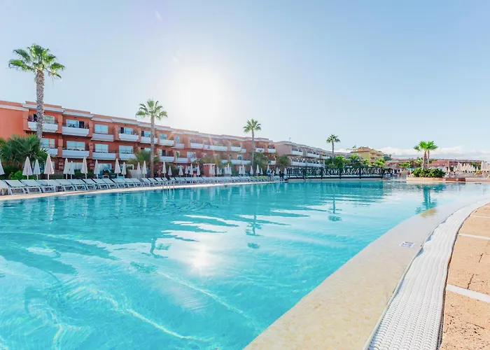 Отель Landmar Costa Gigantes Family 4*