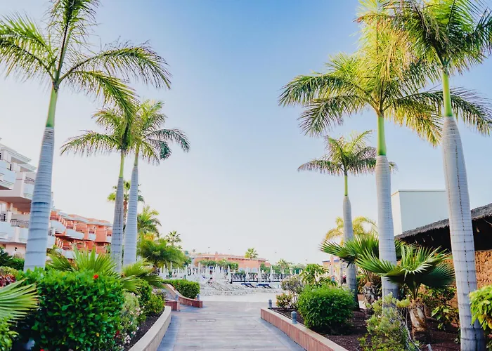 Отель Landmar Costa Gigantes Family 4*