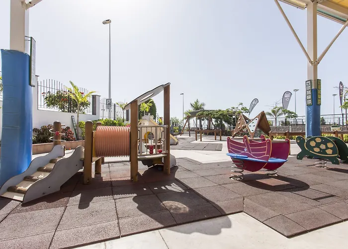 Landmar Costa Gigantes Family Отель
